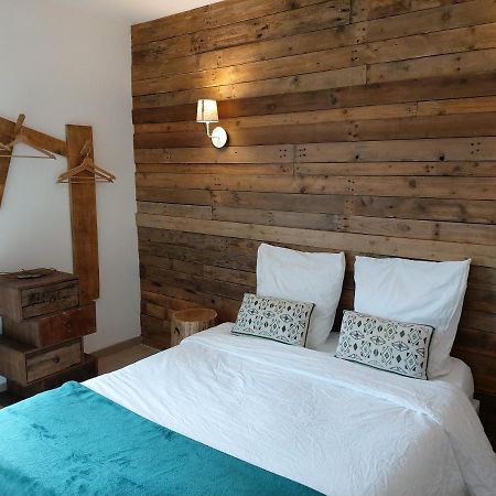 Les Marguerites Bed & Breakfast Champdolent Exterior photo