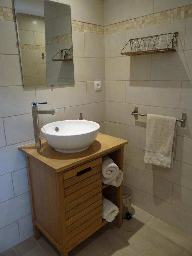 Les Marguerites Bed & Breakfast Champdolent Exterior photo