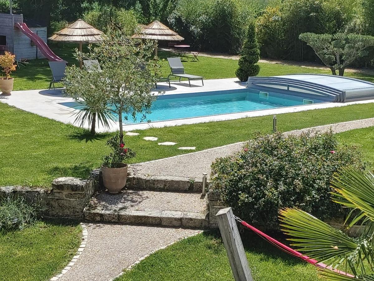 Les Marguerites Bed & Breakfast Champdolent Exterior photo