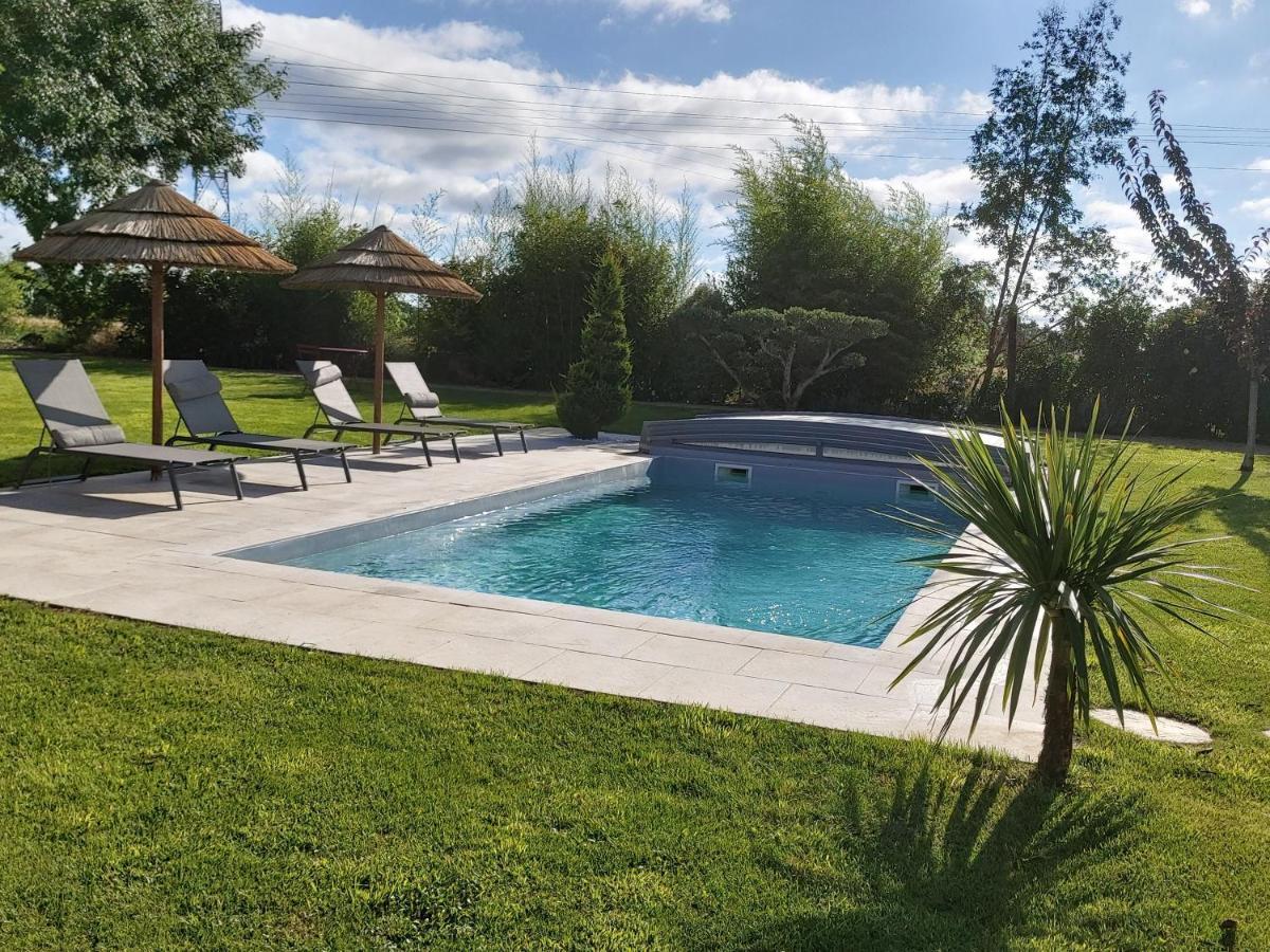Les Marguerites Bed & Breakfast Champdolent Exterior photo